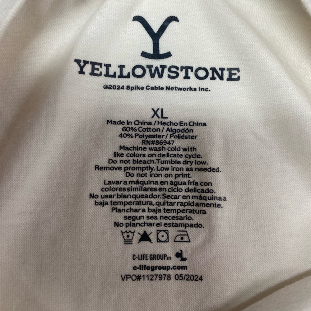 Yellowstone cream Graphic T-Shirt with Beth Dutton Women’s XL - Picture 3 of 4